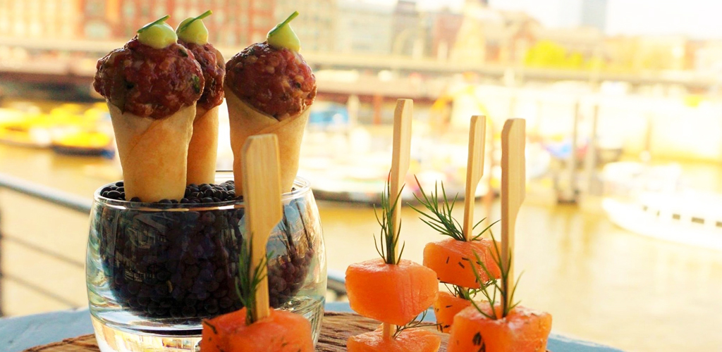 Fingerfood in der Nahaufnahme im Rahmen einer Veranstaltung