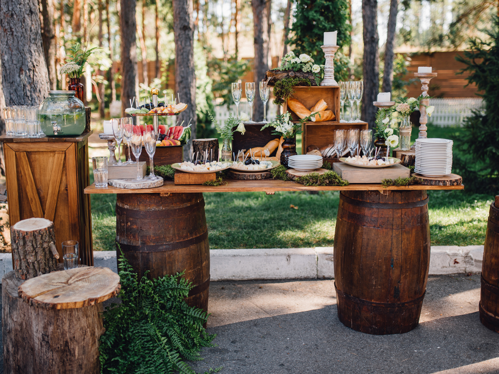 Catering-Station zu einem passenden Event-Motto